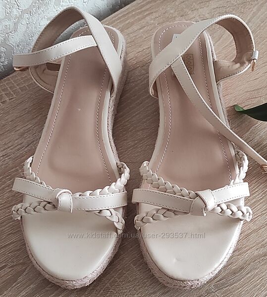 Босоножки жіночі, устілка 26.5 см