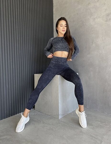 Костюм для фітнесу, тренувань, йоги