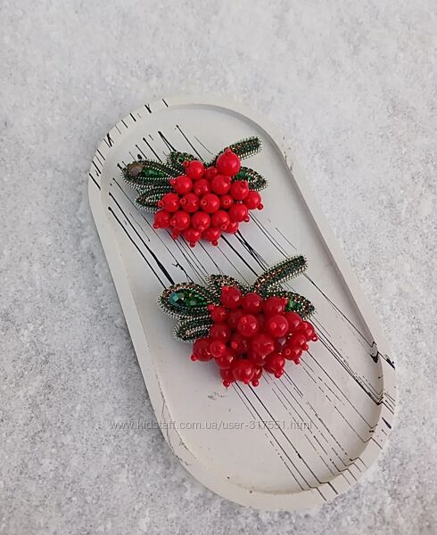 Патріотична брошка калина. Ручна робота. Український символ. Сувенір. Калина