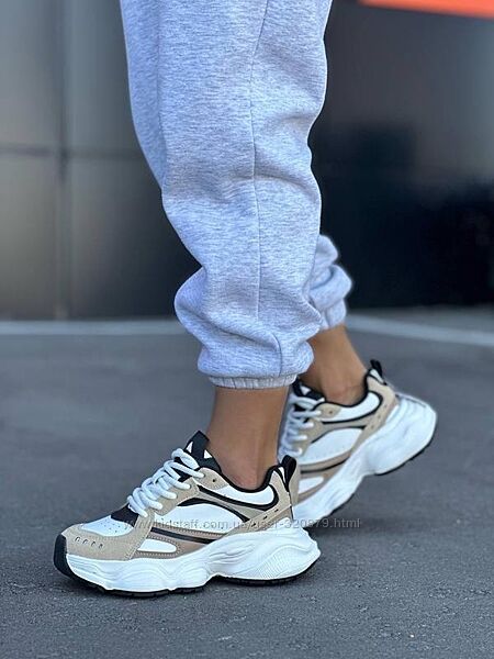 Жіночі кросівки масивні шкіряні новинка сезону