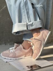 Жіночі кросівки рожевого кольору з натуральної замші на дуже гнучкій підошв