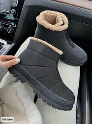 Чорні дутики жіночі чорні водовідштовхувальні на рижому хутрі