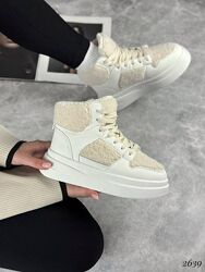 Зимові кросівки жіночі, білі хайтопи з хутром тедді