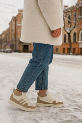 Зимові кеди на хутрі, світлі хайтопи, кросівки кольору беж