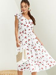 Платье из штапеля с цветочным принтом.