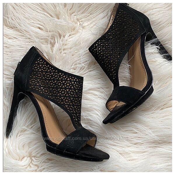 Легкі та дуже зручні босоніжки