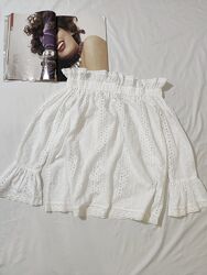 BY MALINA чудесная белая коттоновая блузка на плечи с вышивкой ришелье S