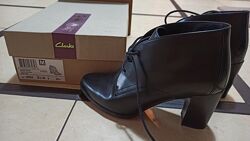 Чоботи Clarks шкіряні