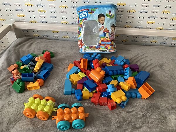 Mega bloks, конструктор 75 плюс 29 деталей, плюс машинки mega bloks