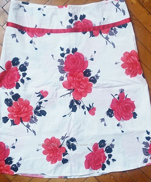 Красивая юбка в яркий цветочный принт