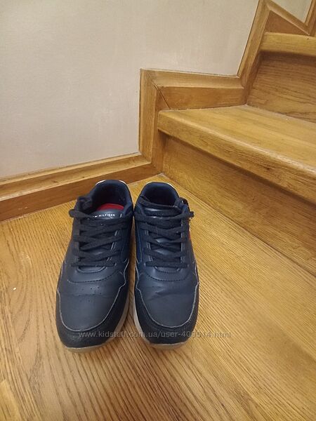 Дитячі кросівки