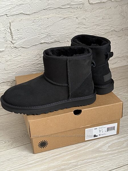 Ugg mini чорного кольору