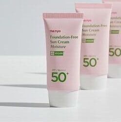 Солнцезащитный крем с тоном Manyo Factory Foundation Moistu Free Sun Cream 