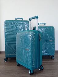 Чемодан. Размеры М, Л, новый, Египет- оригинал