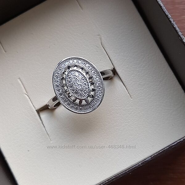 Шикарное кольцо . Серебро Золотой век . 18 размер .
