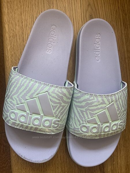 Шльопанці adidas оригінал 27см