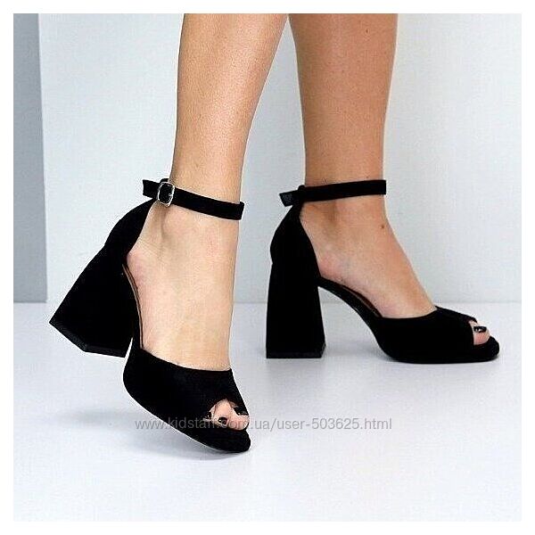 Чорні замшеві босоніжки на підборах, закрита пятка, 36-40р