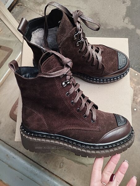 Зимові жіночі замшеві шоколадні черевики 