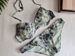 Розпродаж   купальник  зміїний принт Victorias Secret оригінал