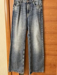 Джинси бренду Н&М .