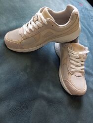 Кросівки Zara