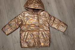 Золотистая  демисезонная куртка для девочки  Reserved Польша, размер 98
