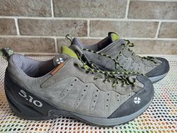 трекинговые кроссовки 46р