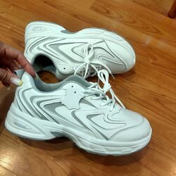 Жіночі кросівки. Натуральна шкіра. Устілка 26,2см