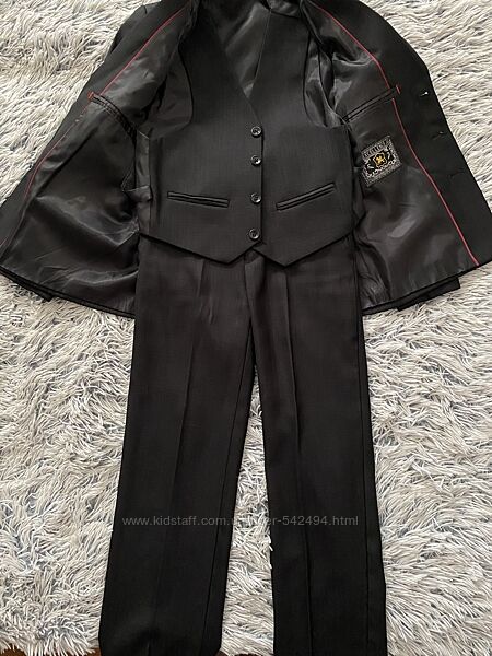 Костюм хлопчик стрункий 134 розмір чорний ідеальний стан