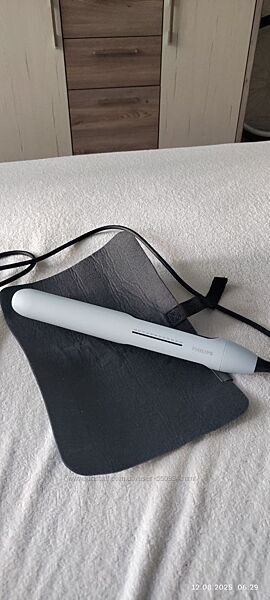 Стайлер-вирівнювач для волосся Philips 5000 блакитний BHS520/00