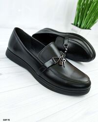 Женские черные кожаные туфли без каблука