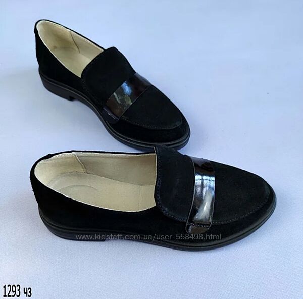 Жіночі замшеві туфлі чорного кольору 