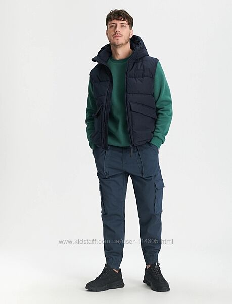 Тепла чоловіча безрукавка р. М