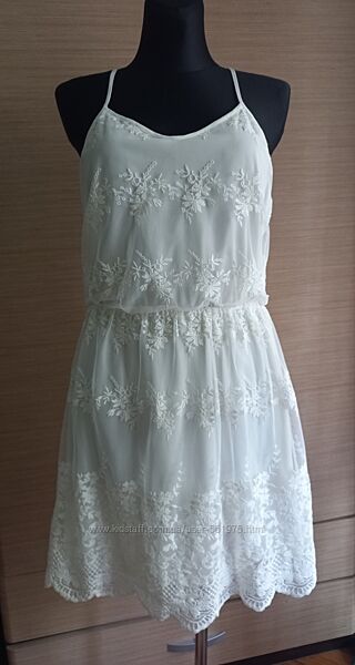 Святкова жіноча сукня плаття Vero Moda колір ейворі  р. М- L