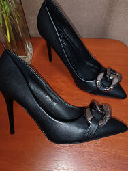 Туфлі на шпильці, розмір 35-36