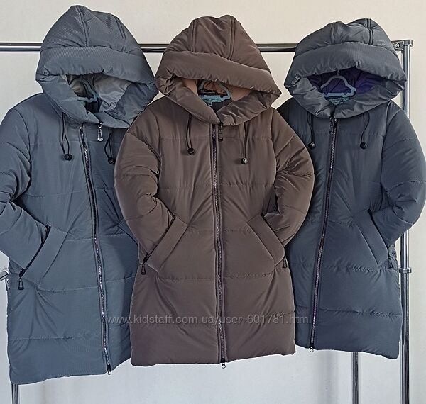 Зимова подовжена куртка - пальто з трендової плащової тканини. 