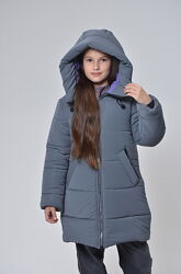 Зимова подовжена куртка - пальто з трендової плащової тканини. 