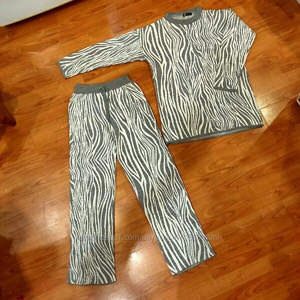 Жіночий теплий костюм. Розмір 42-46 