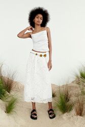 Zara дуже красива спідниця міді , мереживна 