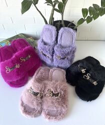 Кімнатні тапочки жіночі яскраві та стильні