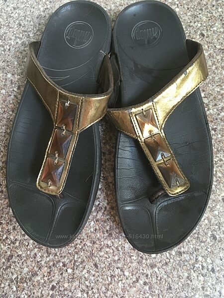 Fitflop шльопанці в&acuteєтнамки сандалі на танкетці жіночі коричневі бронзові з