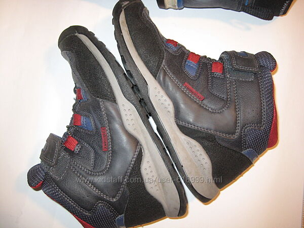 Розпродаж дитячого взуття .