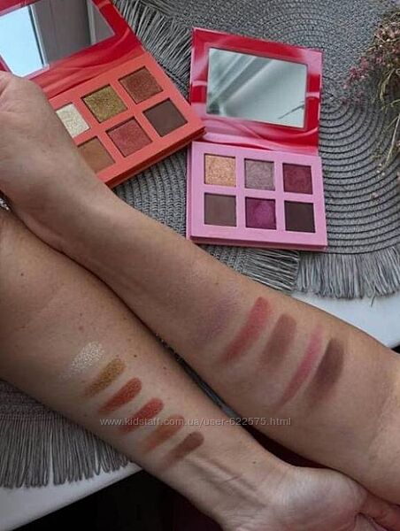 Палітра тіней для повік 12.6 г, кількість обмежена