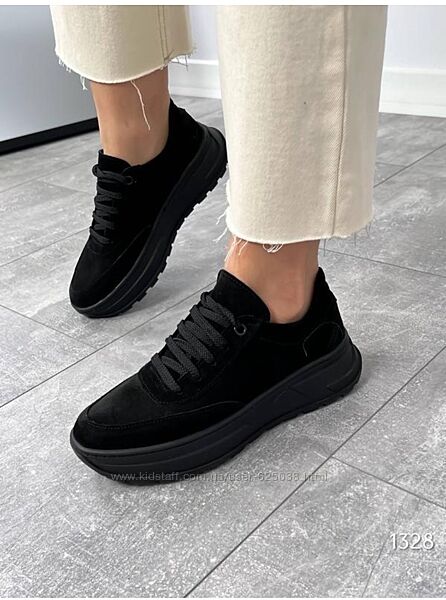 РОЗПРОДАЖ Жіночі кроссівки білого/ чорного кольору з натуральноі шкіри