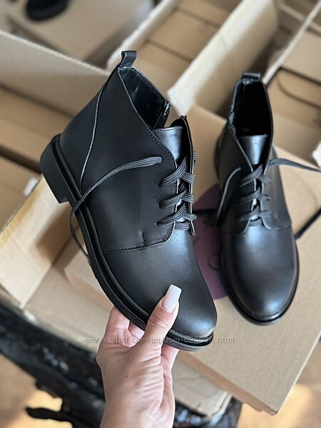 Ботінки жіночі демі з натуральноі шкіри короткі Черевики осінь