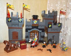 Lego Duplo 4777 Рыцарский замок. Оригинал Лего