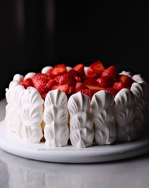 Закрытый клуб. Август 2025 Анастасия Воронова