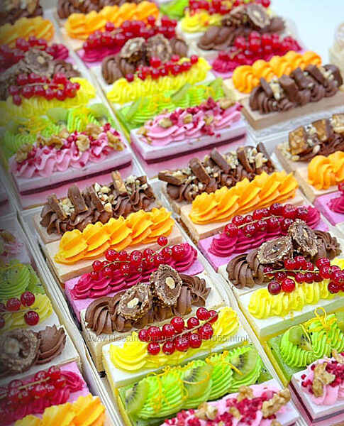 Нарезные пирожные под заморозку Gift cookies Николай Гагарин