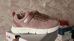 Стильні кросівки Geox Aril 33р для дівчинки оригінал