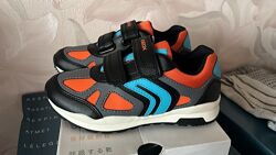 Geox стильні зручні кросівки 32р Оригінал